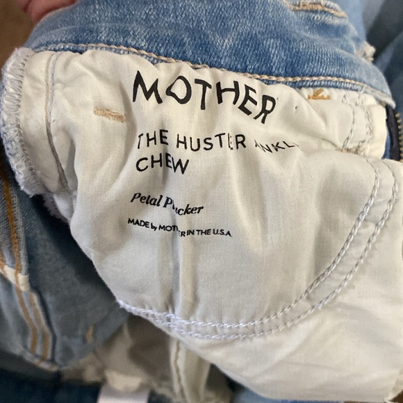 Mother The Hustler Ankle Chew in Petal Plucker Hi Rise Bootcut Flare w/Raw Hem - Picture 11 of 15